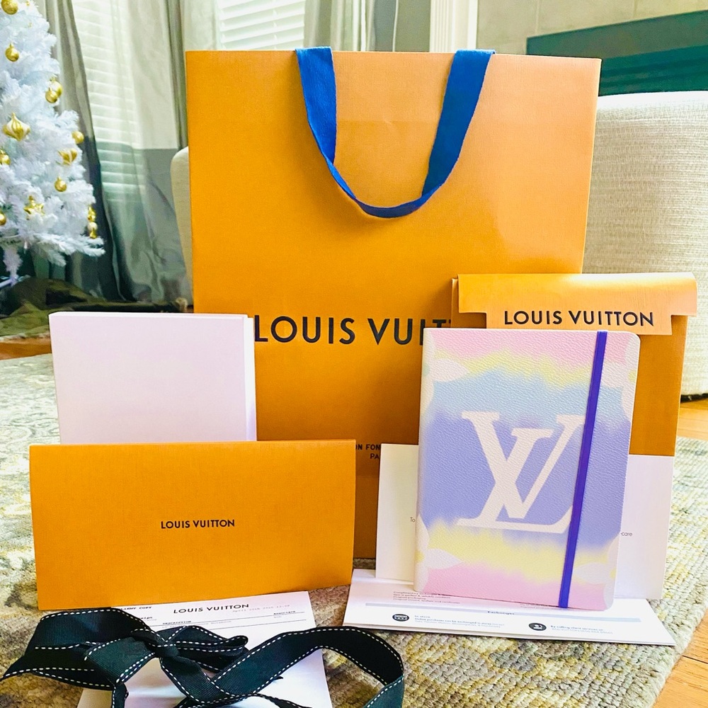 NWT RETIRED STYLE Louis Vuitton Escale Clemence Notebook Pastel